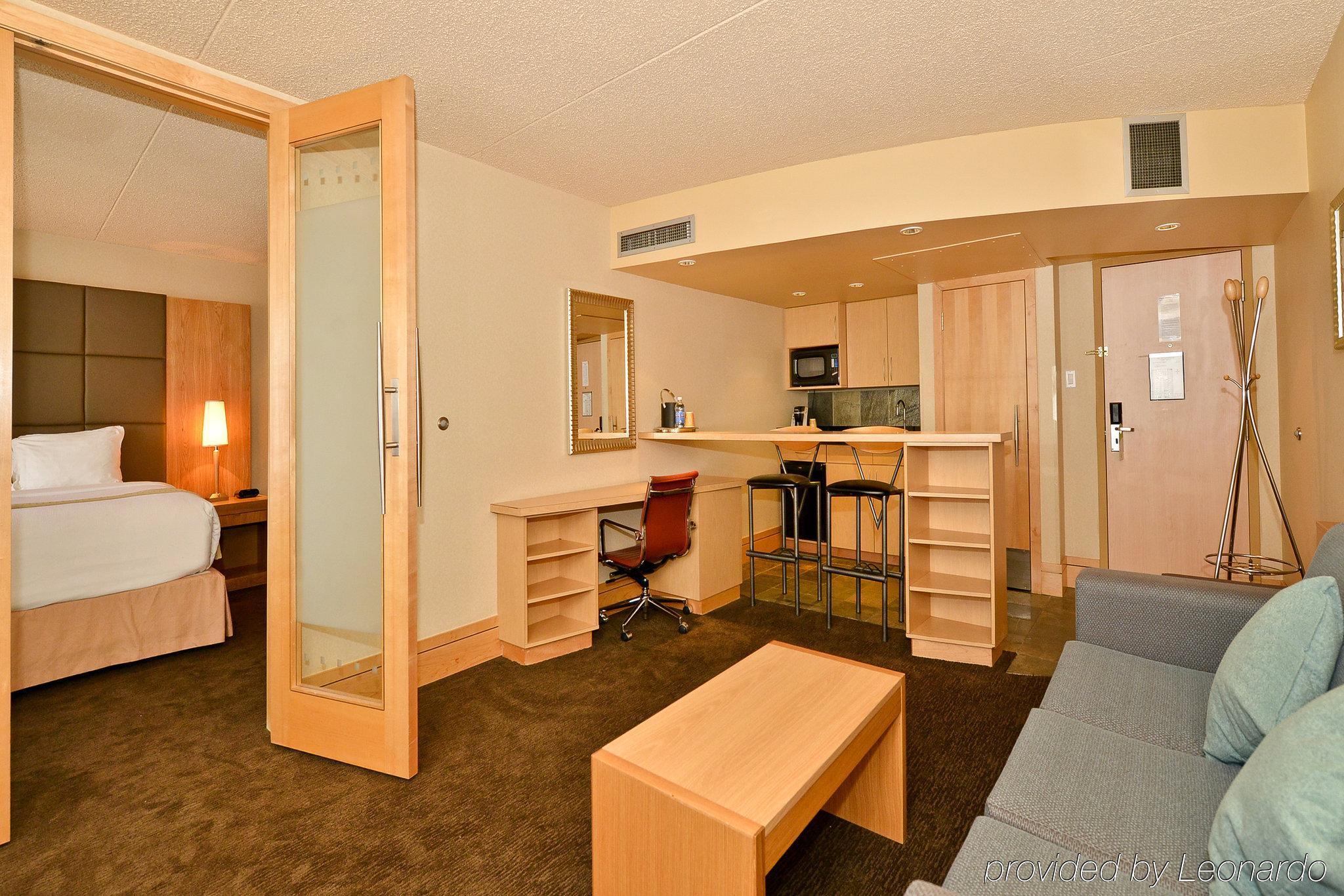 Ihotel & Conference Centre Hotel 3*