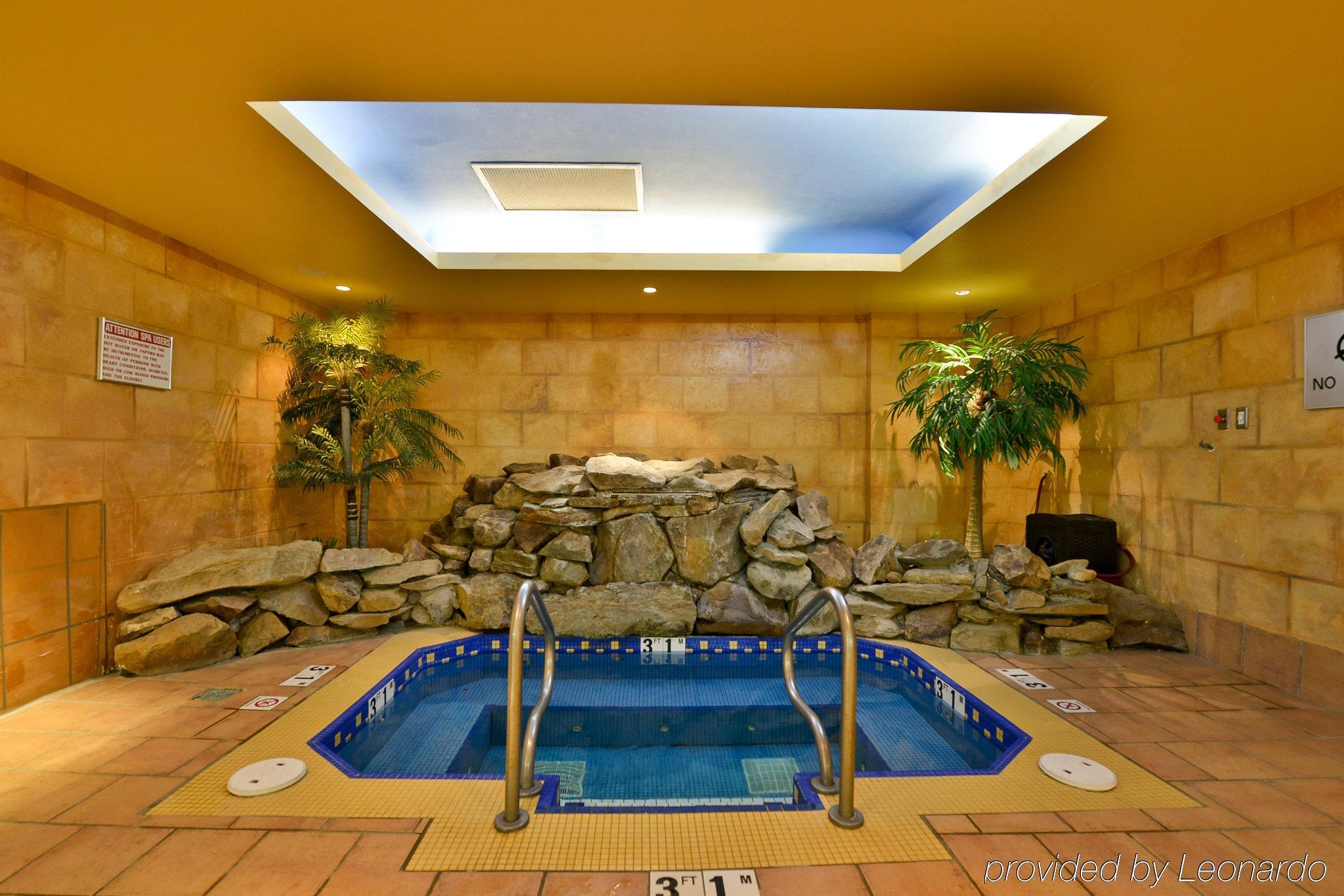 Hotel Ihotel & Conference Centre 3*