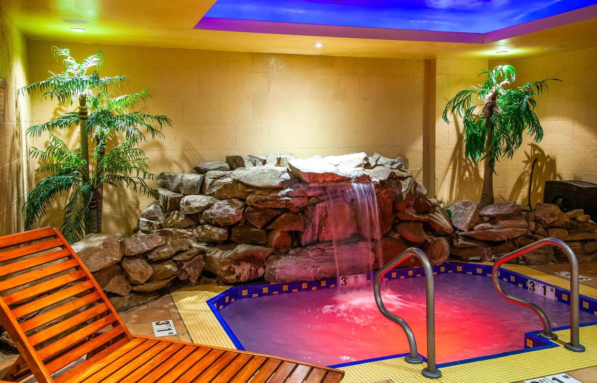 Ihotel & Conference Centre 3*