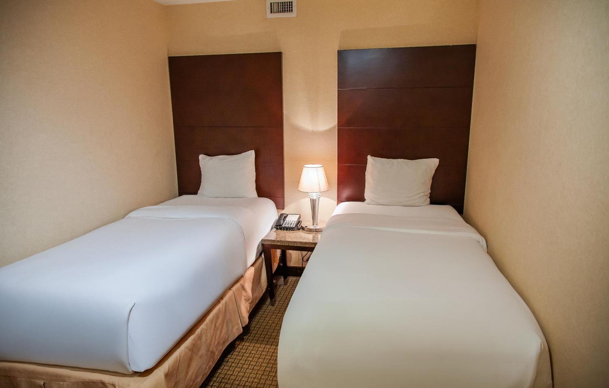 Hotel Ihotel & Conference Centre 3*